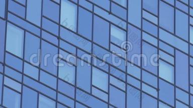 具有玻璃立面的现代高层<strong>办公</strong>楼.. 带有玻璃窗户的现代商务<strong>办公大楼</strong>。 商务